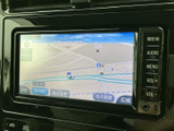 ナビゲーションシステムは、目的地への案内をスムーズに行います。運転をサポートし、快適な移動を可能にする、頼れる相棒です。
