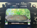 後方確認がしやすいバックモニターで、狭い場所での駐車も安心です。ガイドライン表示で、安全な駐車をサポートします。