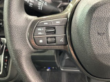 ステアリングにオーディオ操作スイッチが付いています。オーディオ画面に直接タッチしなくても操作が出来ますので、運転に集中できます。