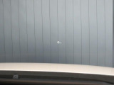 メーターフードの上部にはアクティブドライビングディスプレイを装備しています。前方より視線をはずすことなく、情報を確認することができるアイテムです。