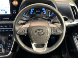 【純正革巻きステアリング】上質な革を使用することで、手にしっかり馴染みとても運転しやすいハンドルです♪