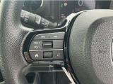 【ステリモ】ステアリングリモコンスイッチにてオーディオ操作可能となっており、運転にも集中できます。少しでも視線移動を減らし事故に遭う確率を下げます。