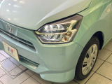 【LEDヘッドライト】悪天候や夜間走行時も良好な視界を確保し安心して運転できる高輝度LEDヘッドライトを装備!点灯速度が早く、消費電力も抑えられています。