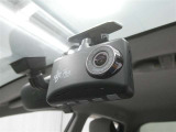 【ドラレコ搭載車】今や必需品のドライブレコーダー搭載車です。万が一のトラブルのときにも役に立つドライブレコーダーを装備しています。側面衝突や幅寄せ・割り込み対策に!