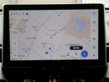 DCM(専用通信機)を装備したコネクティッドナビです。なお無償でのご利用期間は限定(令和10年12月まで)されています。詳しくは営業スタッフにお問い合わせください。