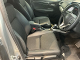 フィット感のあるシート。身体をしっかりと支えてくれるので、長時間の運転も快適にサポートしてくれます。