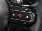 【右ハンドルスイッチ】高速道路走行時便利なクルーズコントロール機能です。アクセル操作なしでも車が設定スピードで走行をします