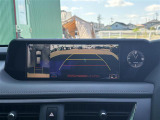 【パノラミックビューモニター】クルマを真上から見下ろした視点で駐車をサポートします!クルマの斜め後ろや真横など、いち早く障害物に気が付くことができます。
