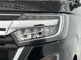 LEDヘッドライトは、点灯の瞬間から最大光量を発揮し、突然暗くなるトンネルなどでの安定感を高めます。