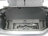 【車載工具】タイヤ交換には必需品ですね!万が一に役立つ工具です。緊急時に備え、使い方をしっかり覚えておきましょう。