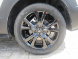 18インチ純正アルミホイールを装備。タイヤサイズは215/55R18となります。