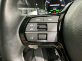 ステアリングにオーディオ操作スイッチが付いています。オーディオ画面に直接タッチしなくても操作が出来ますので、運転に集中できます。