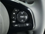 ◆アダプティブクルーズコントロール◆予め設定した車速内でクルマが自動的に加減速。前走車との適切な車間距離を維持しながら追従走行します。【LKAS】車線維持支援システムでステアリング操作を支援。