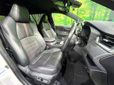 運転席シート廻りは使用感も少なく、良好な状態となっています。前オーナー様が丁寧に使っていたことがよくわかりますね。