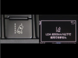 レーンディパーチャーアラートとは車線、又は走路からの逸脱の可能性をブザーにて警告します。
