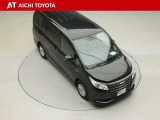 両側パワースライドドア付きだから、狭い駐車スペースなどでの乗り降りラクラク♪小さなお子さまのいるご家庭には嬉しい装備です。