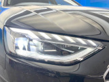 ●LEDハイビームが多数独立で存在し、ハイビーム時に対向車や前方を走る車の部分をロービームに切り替えが可能!!シーケンシャルウインカーも装備!!