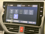 お気に入りの音楽をクリアな音質で楽しめます。様々なソースに対応し、快適なドライブを演出します。