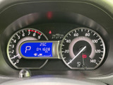 視認性の高いメーターで、運転に必要な情報を的確に把握できます。直感的なデザインで、運転に集中できます。運転状況が一目でわかります。