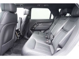 こちらの車両は弊社試乗車として使用しておりましたので内外装の状態は良いです。自動車工学で造形された、伝統と新しさを兼ね備えたラグジュアリーな空間でドライビングをお楽しみください。