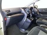 すっきりとしたデザインの内装は、さすがトヨタ車の上品さを感じます。