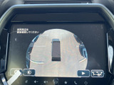 駐車時の安全性を高めるバックモニター。狭い場所でも、周囲の状況を把握しやすいため、スムーズな駐車をサポートします。運転に自信がない方にもおすすめです。