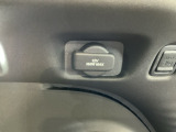 スマホや車載アクセサリーの電源確保に便利なアクセサリーソケットを装備。
