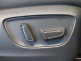 パワーシート搭載。微妙な調整が手軽にでき、ピッタリの最適なポジションで運転することが可能です。