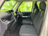 機能的な操作系が配置されており、運転に集中できます。直感的に操作できるデザインで、初めての方でも安心です。ドライバーをサポートする空間です。