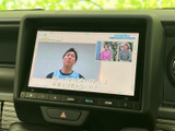 休憩時などに楽しめるTV機能。停車中に、ニュースや番組を視聴できるので、待ち時間も快適に過ごせます。家族でのドライブにもおすすめです。