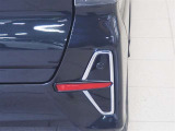 車庫入れなどで役立つコーナーセンサー付きです。