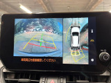 【パノラミックビューモニター】専用のカメラにより、上から見下ろしたような視点で360度クルマの周囲を確認することができます☆死角部分も確認しやすく、狭い場所での切り返しや駐車もスムーズに行えます。