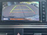 バックモニター付きで、狭い場所でも安全に駐車できます。後方の状況をしっかり確認し、自信を持って運転しましょう。