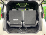 【パワーバックドア】スマートキーや運転席のボタンを押すだけでリアゲートが自動で開閉します!荷物を持っている時や、高い位置にあるバックドアを閉める際に便利な機能です♪