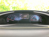 視認性の高いメーター類が、運転に必要な情報を的確に伝えます。運転に集中できる、シンプルで分かりやすいデザインです。