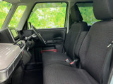運転しやすいように設計された室内。視界が広く、操作もスムーズです。快適な運転環境を提供します。