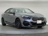 一目で伝わるBMW特有のスポーティーなプロポーションは、BMWの走行性能を生み出すのに欠かせない要因の一つです。細部まで拘りぬいたお車をぜひ一度ご覧ください!