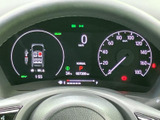 運転に必要な情報を分かりやすく表示。視認性に優れたメーターで、安全運転をサポートします。落ち着いた色合いが運転に集中できます。