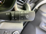 操作しやすい位置に配置されたウインカーレバー。確実な操作感で、安全な車線変更をサポートします。周囲への意思表示をスムーズに行えます。