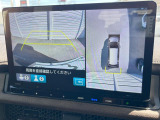 【マルチビューカメラシステム】専用のカメラにより、上から見下ろしたような視点で360度クルマの周囲を確認することができます☆死角部分も確認しやすく、狭い場所での切り返しや駐車もスムーズに行えます。