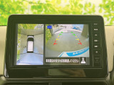 後方確認用のモニター画面です。駐車時の安全性を高め、狭い場所での取り回しも楽になります。運転に自信のない方にもおすすめです。