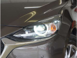 【LEDヘッドライト】省電力で長寿命の明るく運転しやすいLEDヘッドランプです。明るく照らすので暗い夜道からお客様を守ってくれます。お近くの広島マツダまでお越しください。