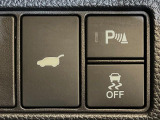 【パワーバックドア】スマートキーや運転席のボタンを押すだけでリアゲートが自動で開閉します!荷物を持っている時や、高い位置にあるバックドアを閉める際に便利な機能です♪
