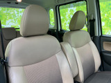 3列目シートも広々とした空間を確保。お子様や荷物を乗せるのに便利です。様々な用途に対応できる、実用性の高い室内です。