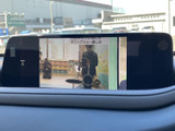 停車中には、番組や映像を楽しめるTV機能。休憩時間などにリラックスできます。※運転中の視聴は法律で禁止されています。