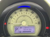 見やすいメーターパネルで、走行状況をひと目で確認できます。運転に必要な情報を的確に表示し、安全運転をサポートします。
