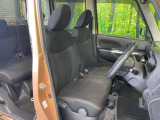 運転席シート廻りは使用感も少なく、良好な状態となっています。丁寧に使われていたことがよくわかりますね。
