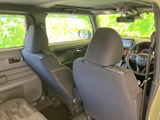 運転しやすい視点と、操作しやすい配置が特徴的な室内です。快適なドライブをサポートする機能も充実しています。