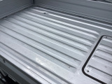 軽トラックならではの荷室です。お好きな荷物を運んでいただけます。
