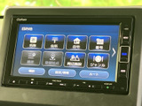 様々な情報を分かりやすく表示。車両情報や設定変更も簡単に行えます。操作性に優れ、快適なドライブをサポートする頼もしい相棒です。
